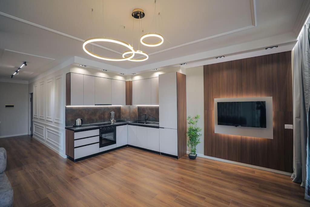 Miku Apartment-Upscale 2Bdr Apartment With A Spectacular View Tirana Exterior foto